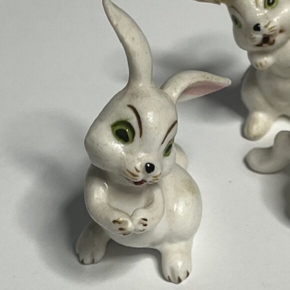 VTG 3 Miniature Rabbits Bone China Figurines White w/Green Eyes 2" Japan - Picture 4 of 15